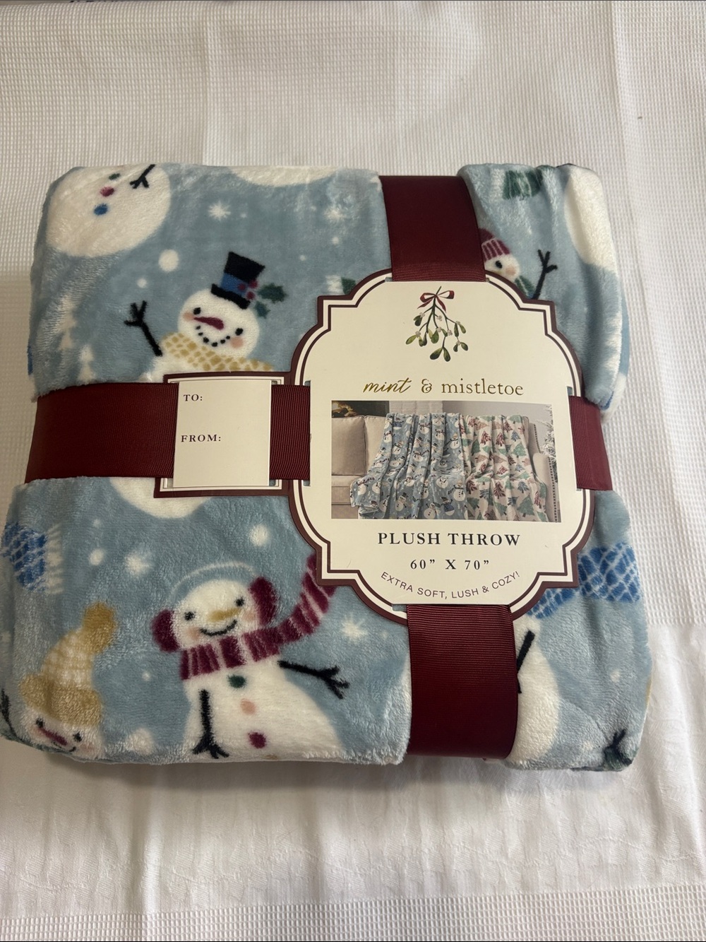 NWT PLUSH CHRISTMAS THROW